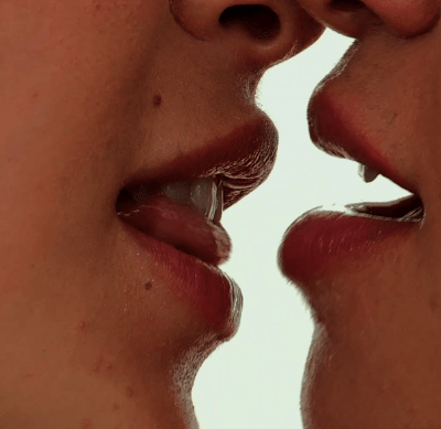 Besos calientes y mas