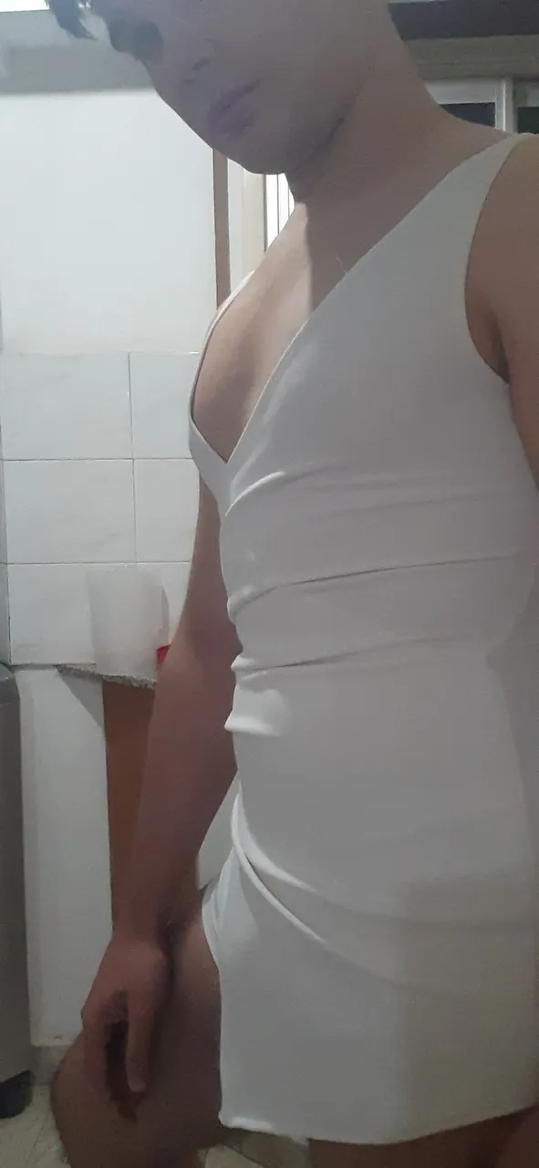 Sissy Usando el vestido de mi novia