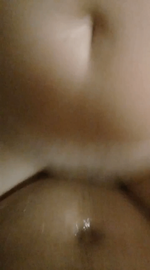 Hasta en la cara me salpica cuando acaba