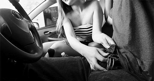 GIF Porno . Vamos de paseo en un auto