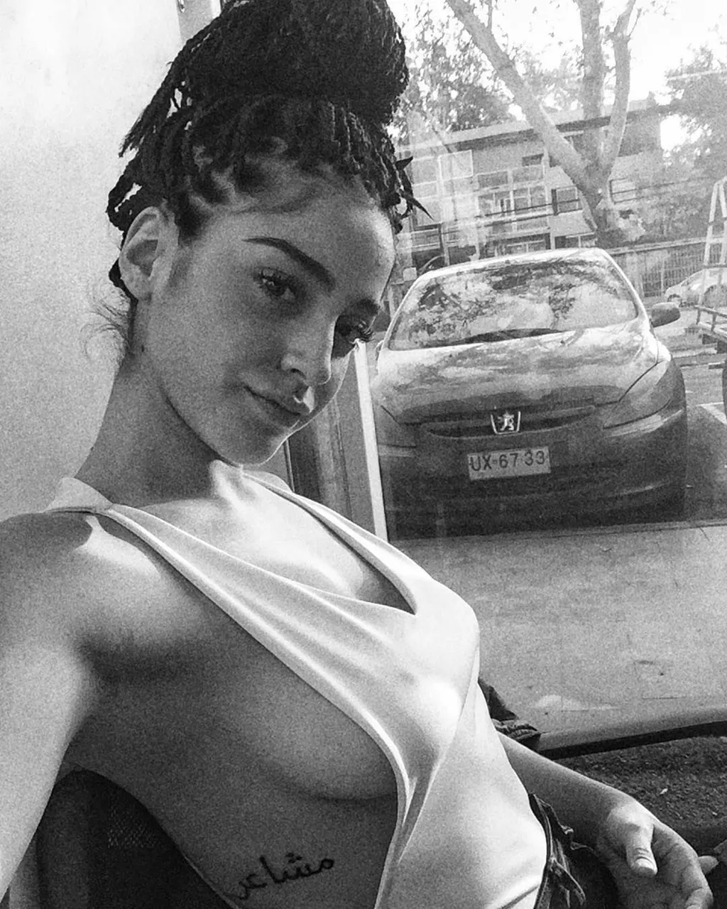 La Chilena Belen de la CoscuArmy (GIFs)