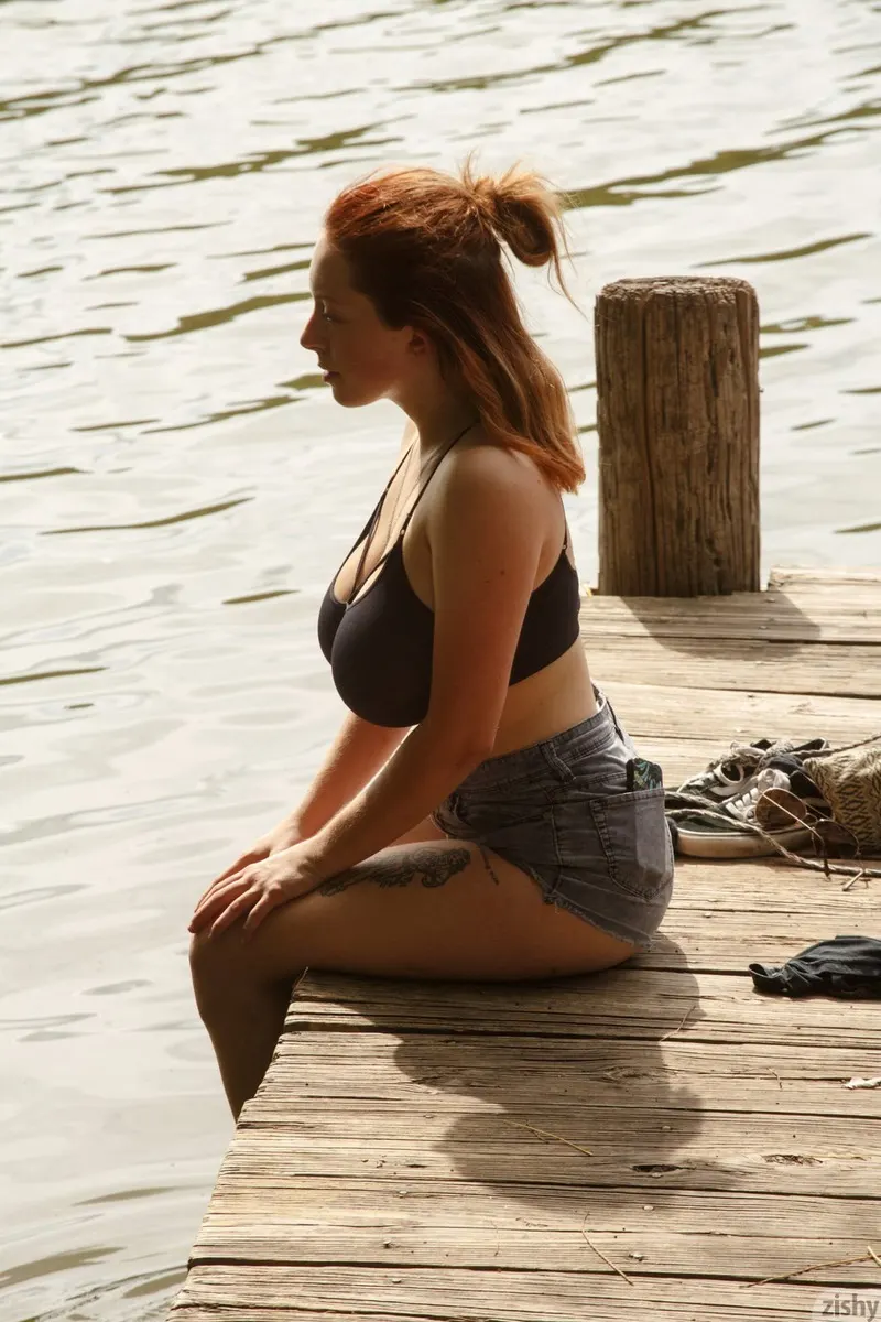 la tetona de Kelsey Berneray