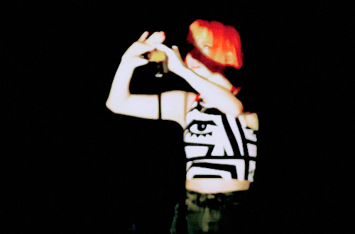 Hayley Williams sacude el culo/ GIFS