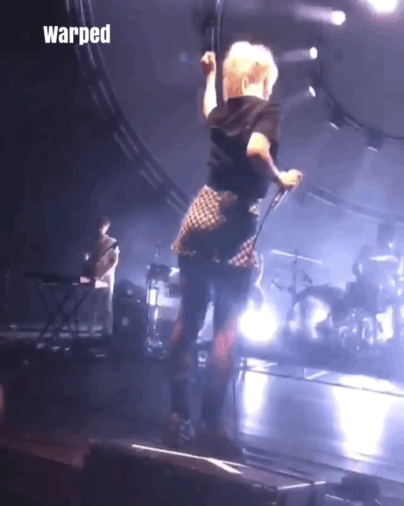 Hayley Williams sacude el culo/ GIFS