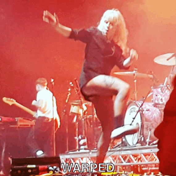 Hayley Williams sacude el culo/ GIFS