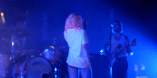 Hayley Williams sacude el culo/ GIFS