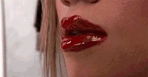 Sus Labios de rubí, de rojo carmesí...