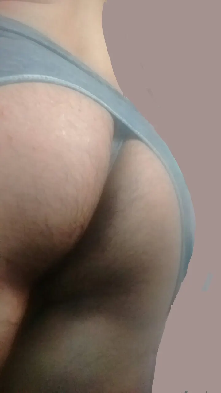Con ganas de que me mojen la colita