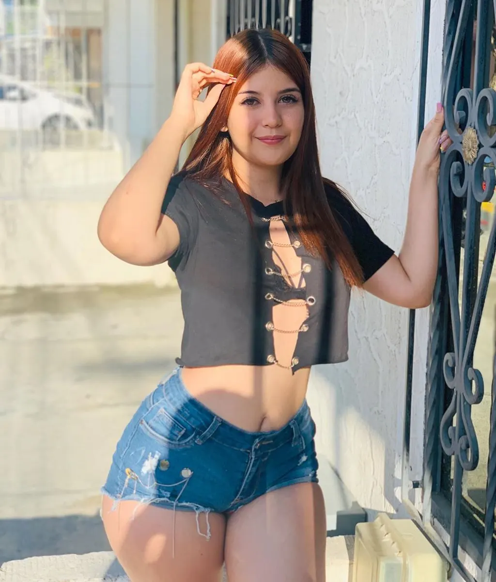 Isabela Ramírez cosota desnuda toda una diosa