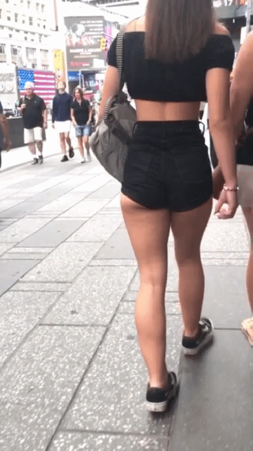 Putitas Por La Calle#1 (Gifs)