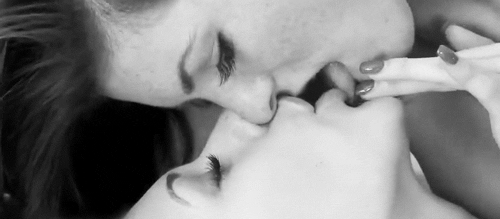 Quiero besos de lengua me siento bajoneado