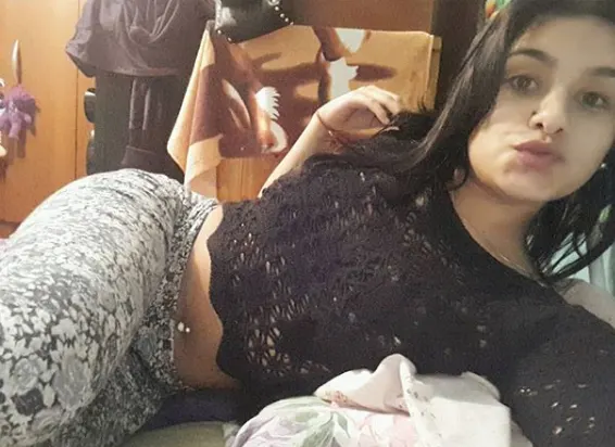 Sentada Femenina