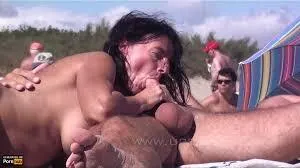 Que lindo coger bajo el sol y la arena