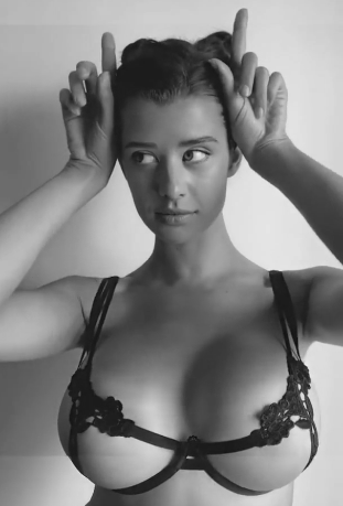 Gifs de tetas perfectas