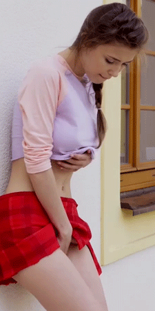 Ellas dan placer dándose placer