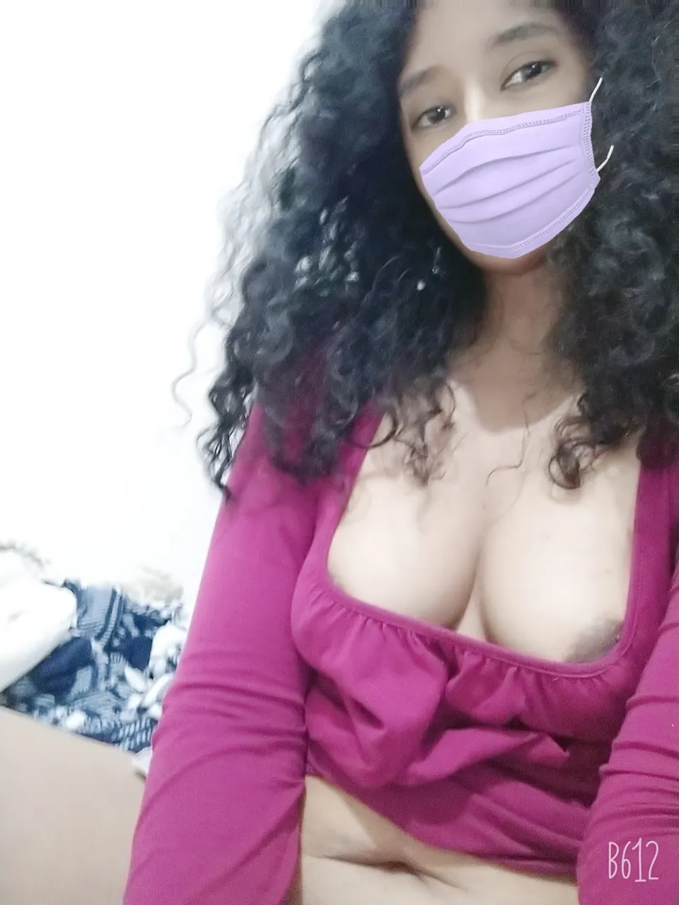 Mascarilla y piernas abiertas 😃