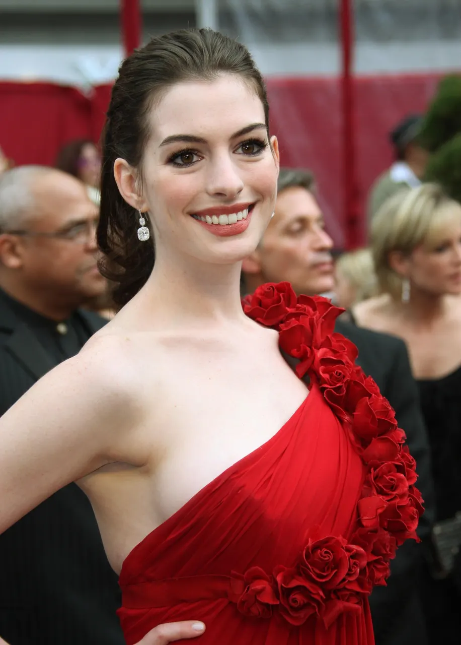Anne Hathaway