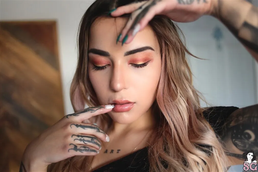 Carlitagrey Suicide, One way down