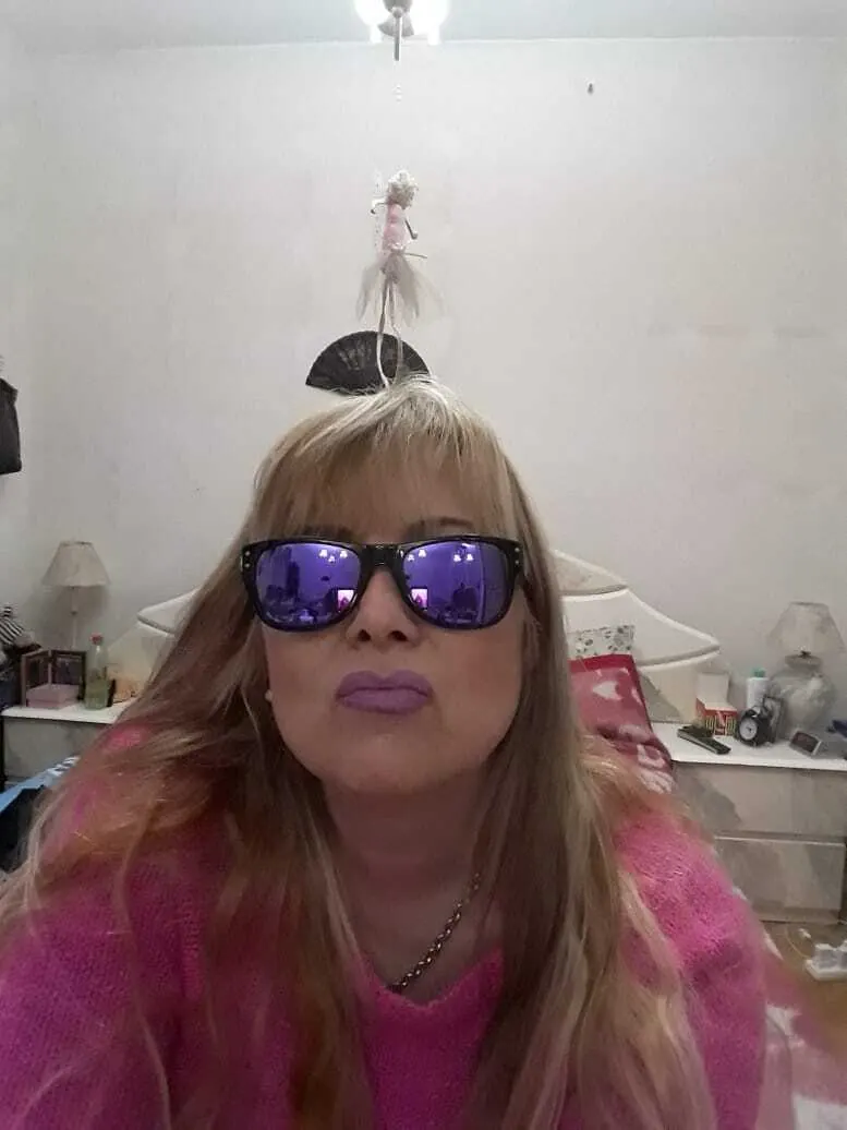 Adriana, madurita casada harta de su marido