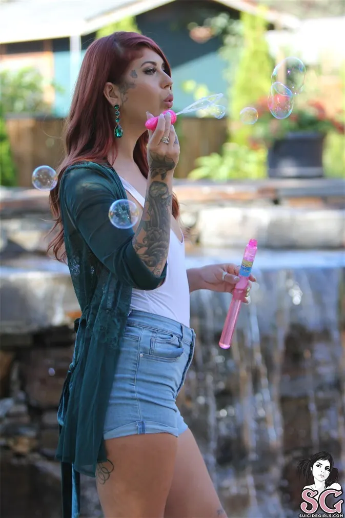 Karmacartel Suicide, Pool-side Snacks