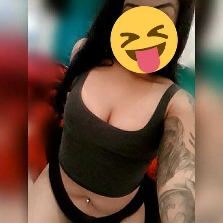 Esta puta quiere verga mira esa cola🍑🔥