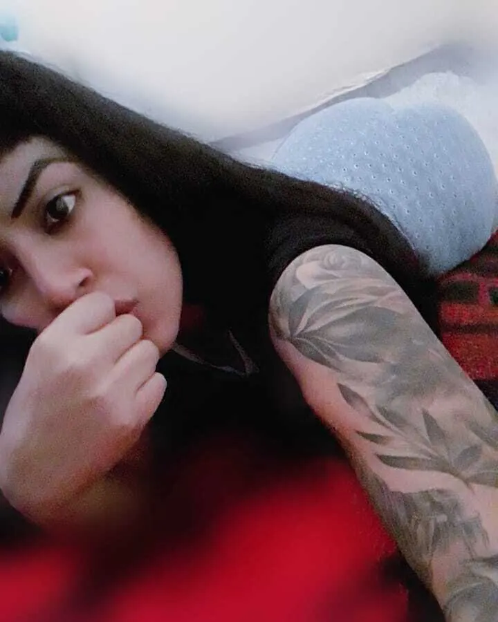 Esta puta quiere verga mira esa cola🍑🔥