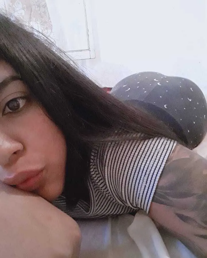 Esta puta quiere verga mira esa cola🍑🔥