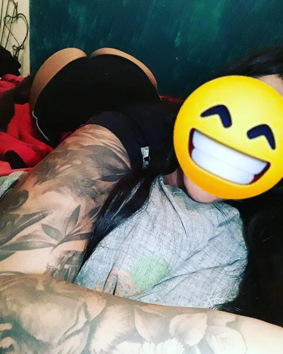 Esta puta quiere verga mira esa cola🍑🔥