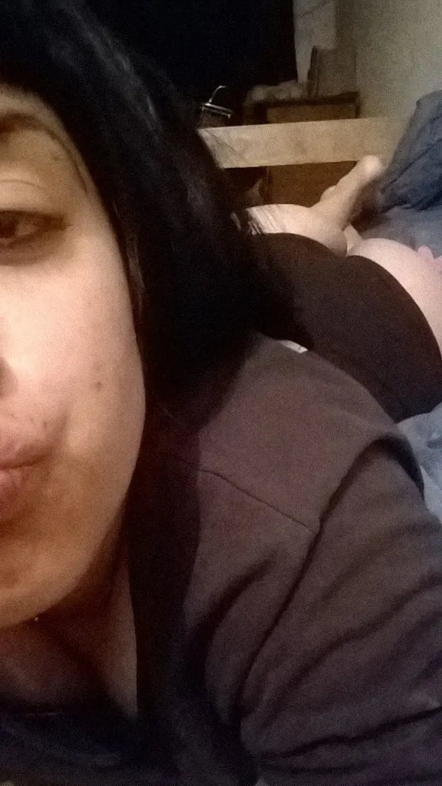 Esta puta quiere verga mira esa cola🍑🔥