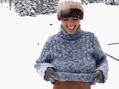 GIFs Pelando las Tetis!