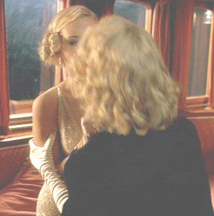 Scarlett Johansson y algo de Elizabeth Olsen
