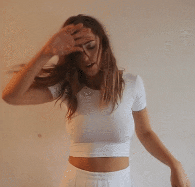 Tetas en movimiento GIF