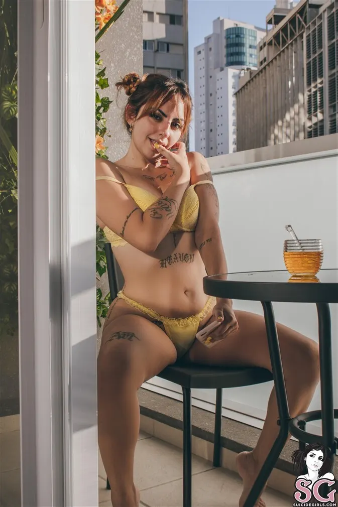 Rayenne Suicide, Honey...ah Sugar Sugar