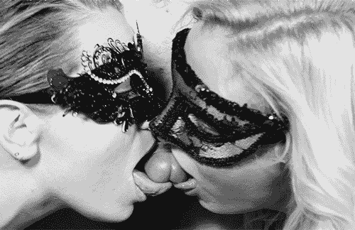 2 Mujeres y 1 hombre. Gif + pequeño relato.