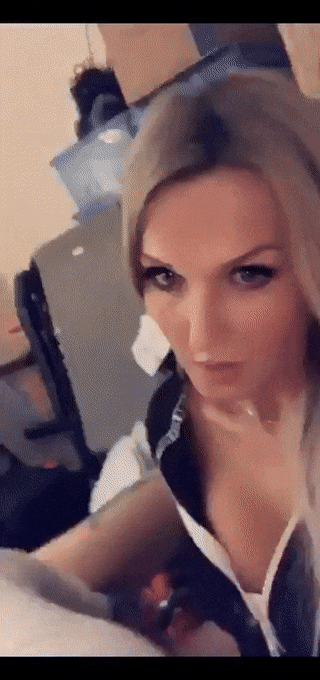 Kayleigh coxx no sólo tiene una hermosa sonrisa...