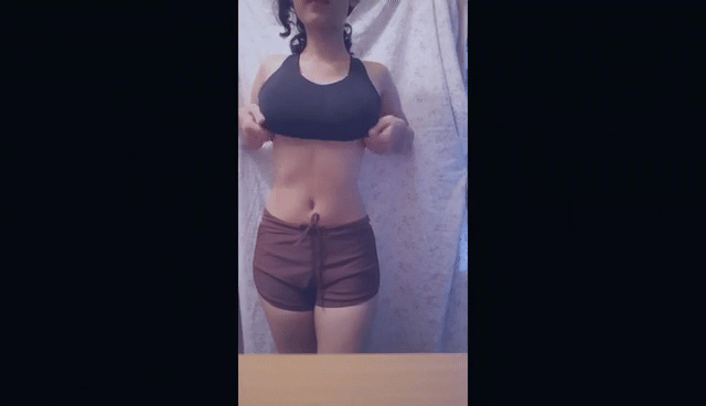 Gifs de hermosas con Tetas perfectas #24