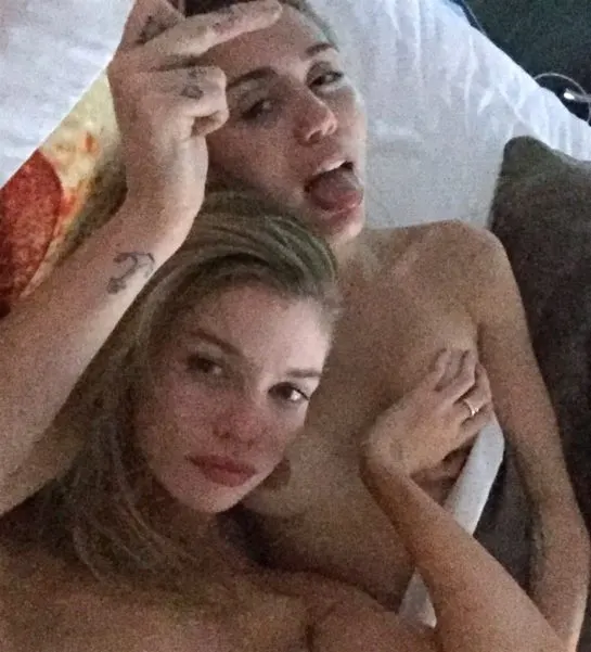 Kristen Stewart y Miley Cyrus (desnudas) 😉
