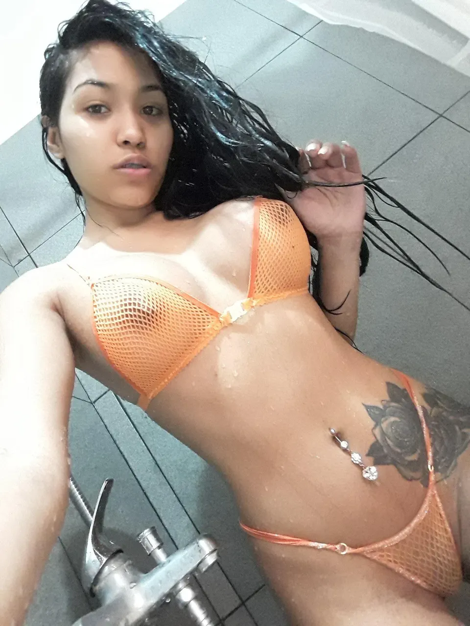 La bella Venezolana kenderly mostrando todo ufff
