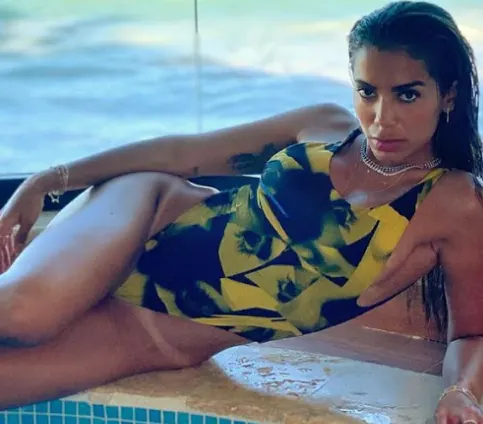 Anitta, como me calienta esta mina