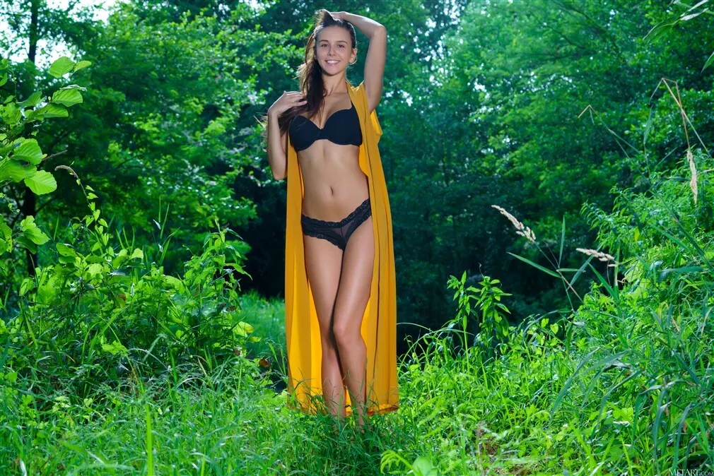 Alisa Amore, La Tierra Prometida