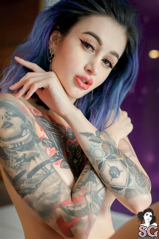 Avrora Suicide, The way I am