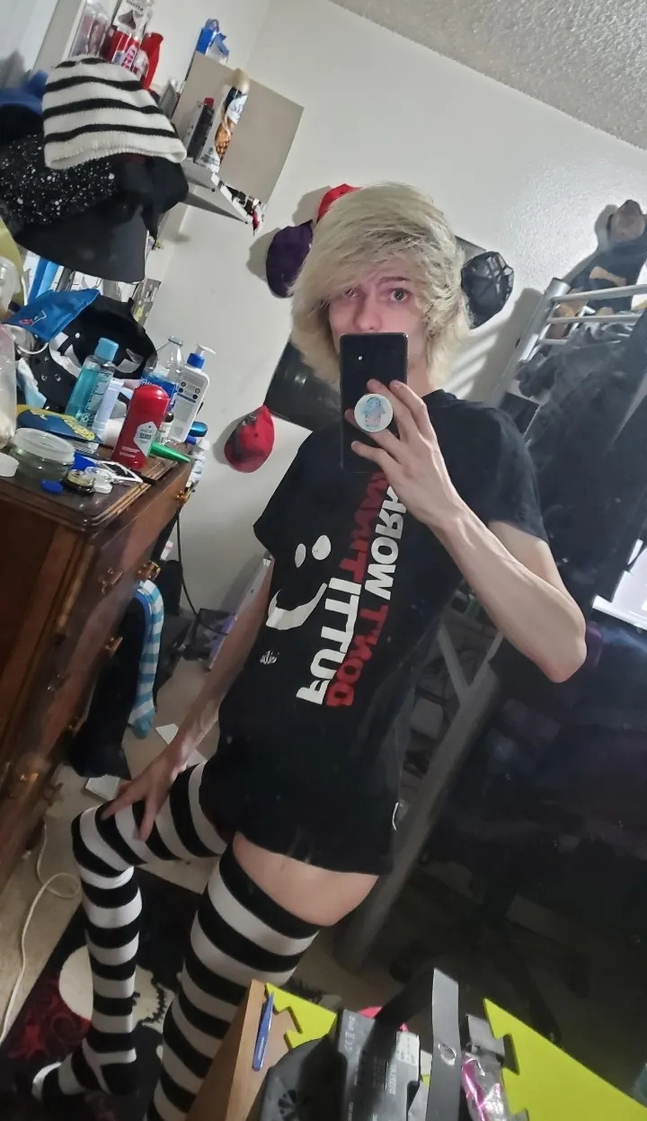 FEMBOY UN POCO DELGADO