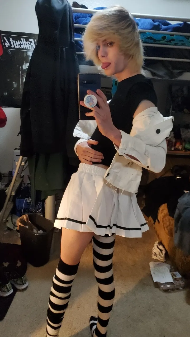 FEMBOY UN POCO DELGADO