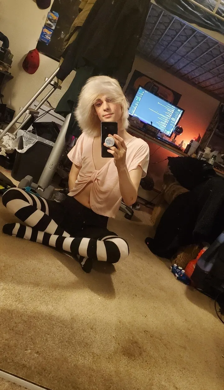 FEMBOY UN POCO DELGADO