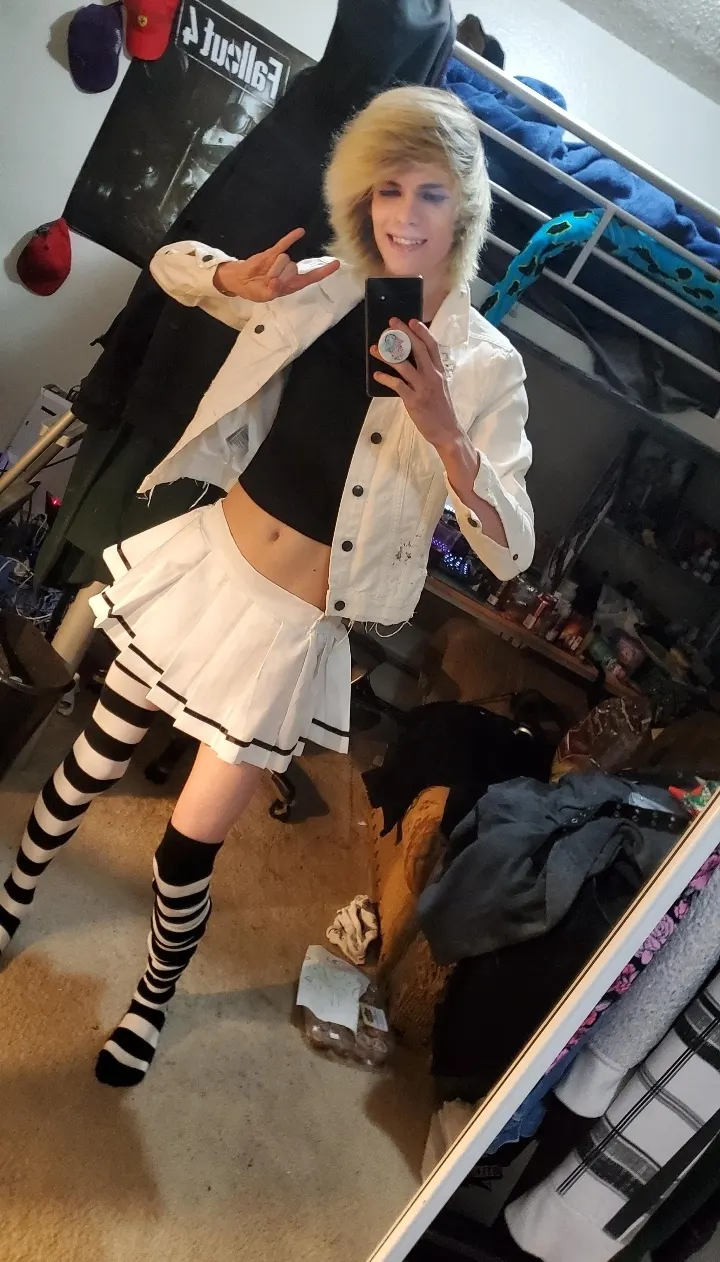 FEMBOY UN POCO DELGADO