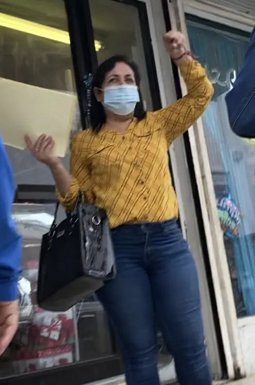 Culos en jeans en la calle