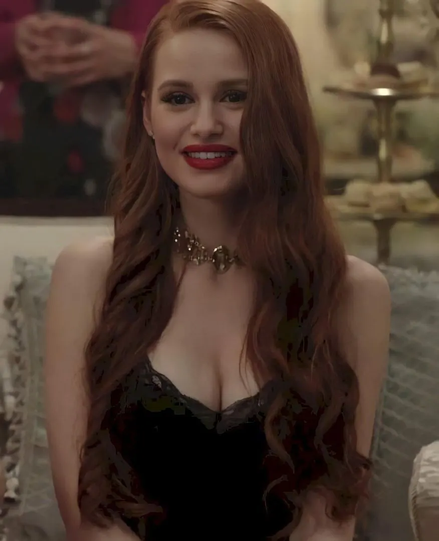 Madelaine Petsch (No porno)