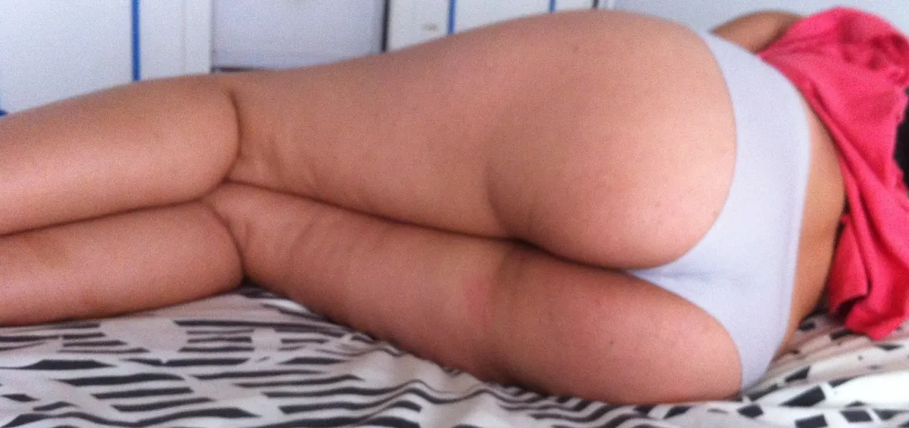 Mi vecina seduce sus descuidos