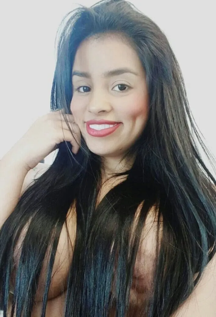 Desde que se operó las tetas es una ninfómana y me encanta