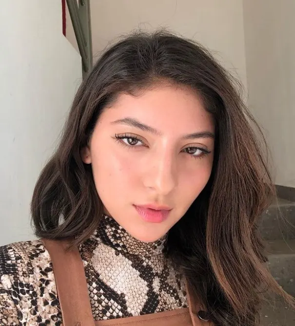 Kenia Gomez, la puta influencer que engañó a su novio.